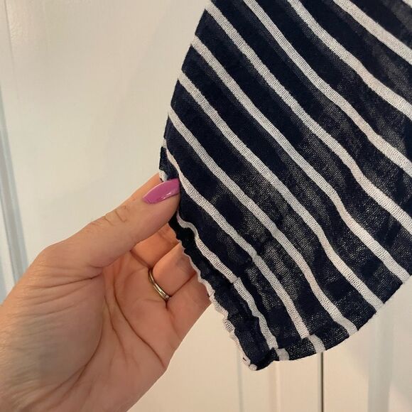 J.crew stripedĀ navy and white blousy topāsizeāsmall - Picture 6 of 8
